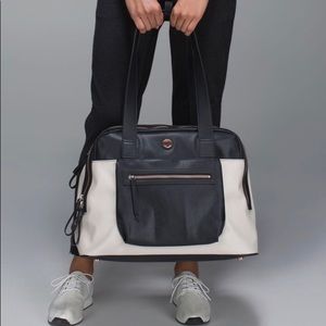Lululemon Sweat & Go Bag -Dune/Deep Coal/rose gold